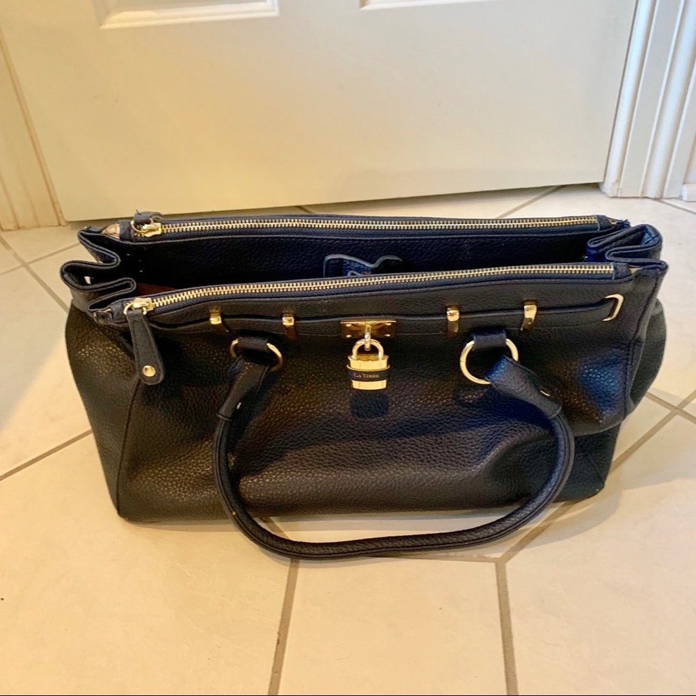 La Terre Vegan Leather Purse